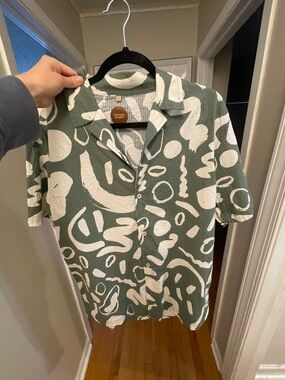 Green & White Abstract Print Short Sleeve Shirt